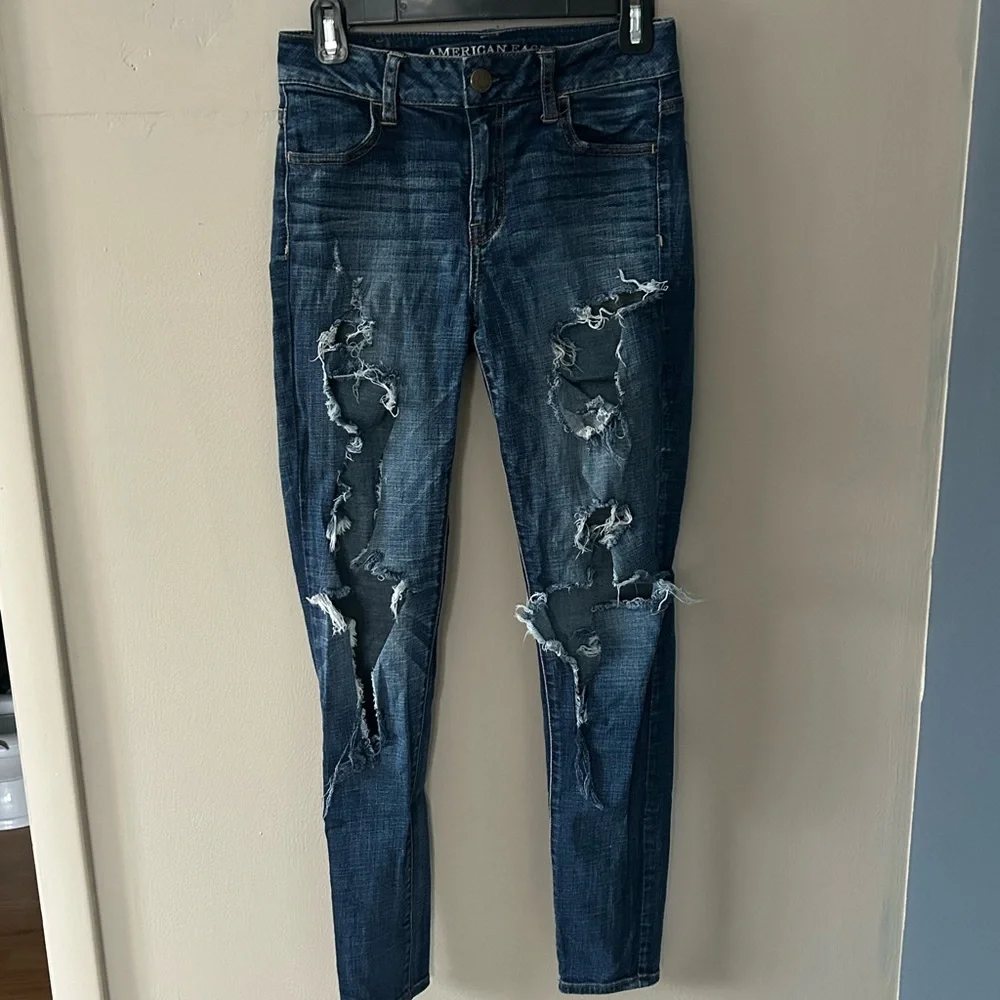 American Eagle Outfitters Distressed Blue Jeans/Jeggings - Picture 1 of 8